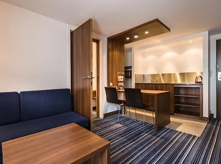Golden Tulip Airport