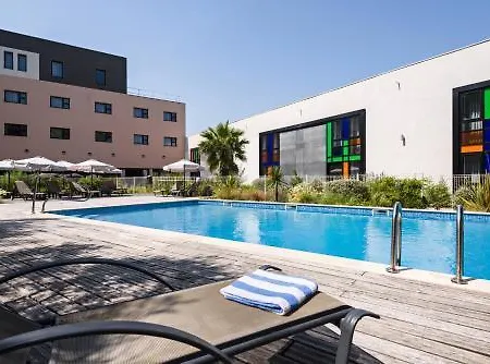 Apartment Golden Tulip Airport *