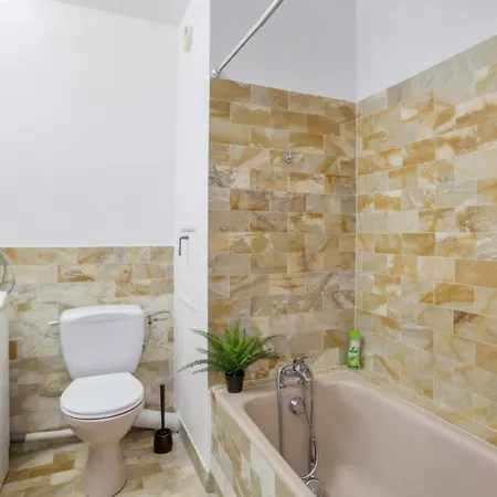 Spacious Studio W Sea View Terrace Near The Beach In Welkeys Apartment Marseille