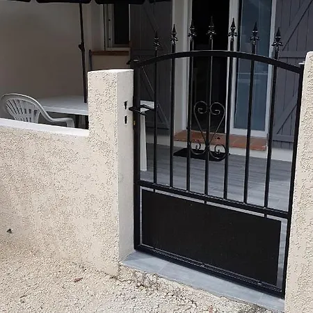 Victoria Apartment