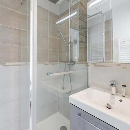 Charming Bright And Equipped Apartment *