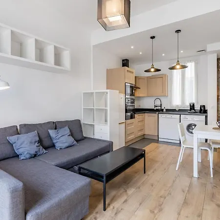 Charming Bright And Equipped Apartment *
