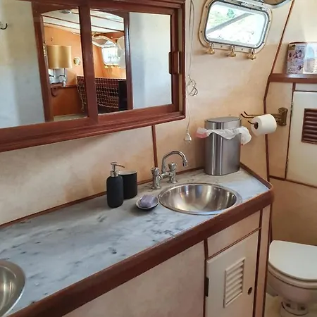 Bateau-hôtel Bichik Le Frioul Marseille