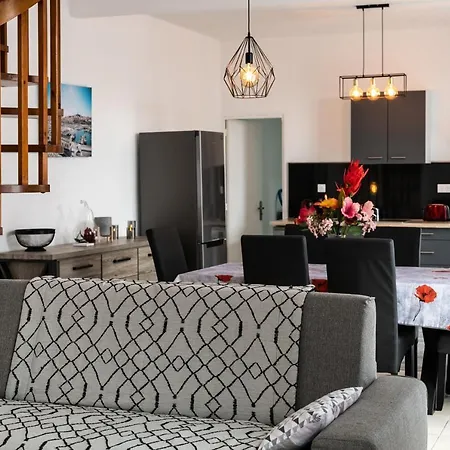 Holiday home Les Tilleuls 13012