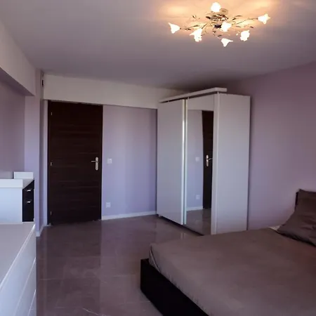 Rooftop Luxe Verduron Jacuzzi Apartment
