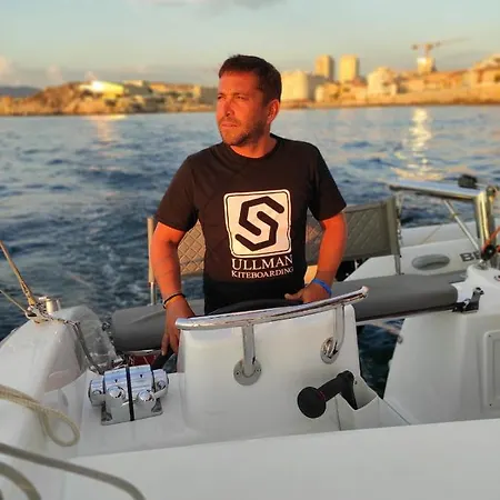 Nuit A Bord D'un Catamaran *