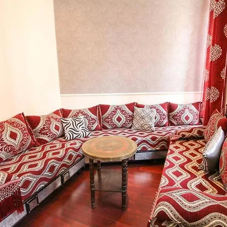 Grand Pour 4 Personnes/ Cours Lieutaud Апартаменты *
