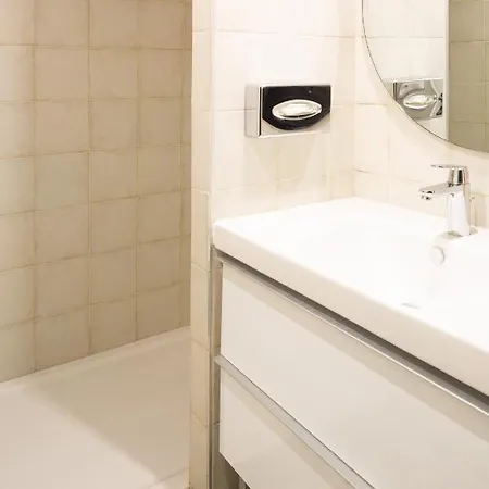 Maison Montgrand-vieux Port Appart hôtel 4*