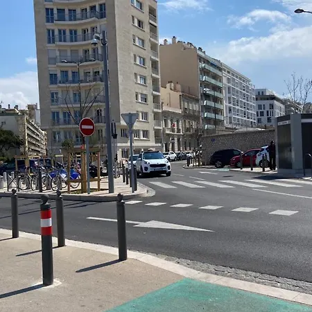Confortable Pres De La Catalane Et Pharo Marsella