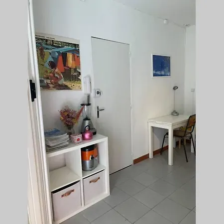 Apartment Charming With Patio In The Heart Of Marseille