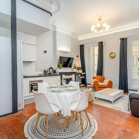 Nouvel De Caractere Et Climatise A La Joliette Apartment