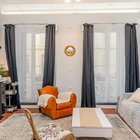 Apartment Nouvel De Caractere Et Climatise A La Joliette