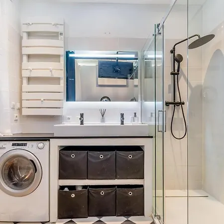 Apartment Nouvel De Caractere Et Climatise A La Joliette *