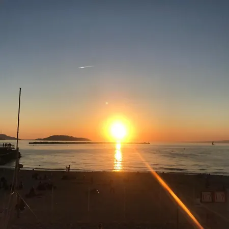 Les Pieds Dans L'eau * Marseille