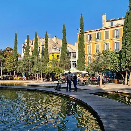 Grand Pour 4 Personnes/ Cours Lieutaud Апартаменты