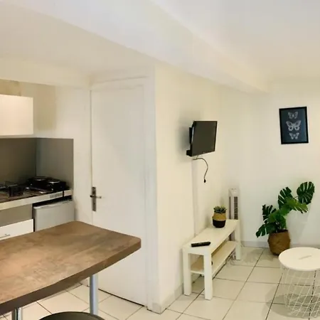 Charming Studio For 2 People In By Weekome Apartamento *