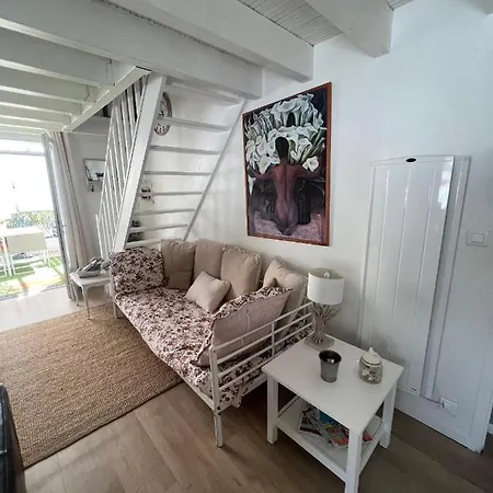 Petite Maison Cosy Avec Exterieur