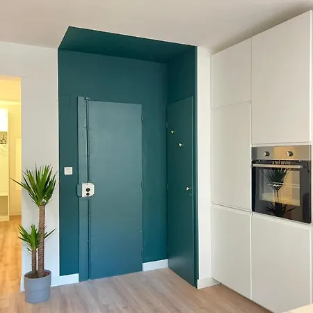 Apartment Bright T2 Of 34 M Renovated In The Downtown Marseilles