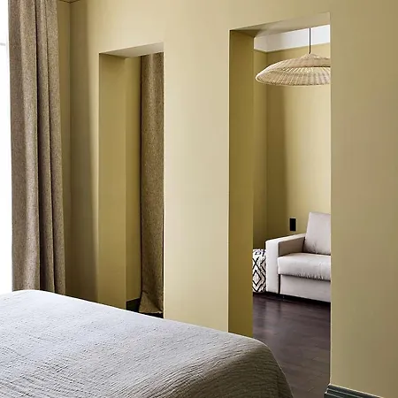 Отель New Le Quai - Vieux Port 4*