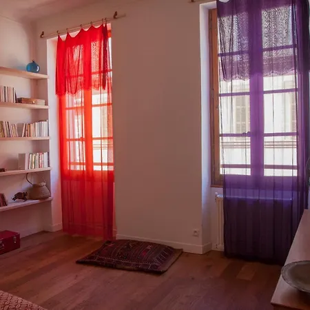 Apartment Consolat *