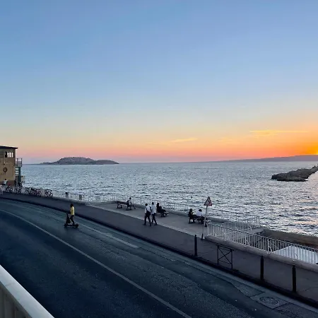 Splendid Sea Front Top Location Apartment