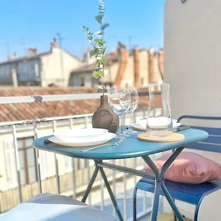 Grand 2 Chambres Avec Terrasse Parc Longchamp Apartment