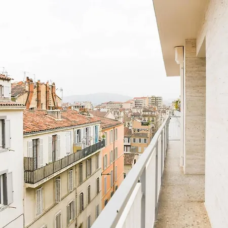 Grand 2 Chambres Avec Terrasse Parc Longchamp Apartment