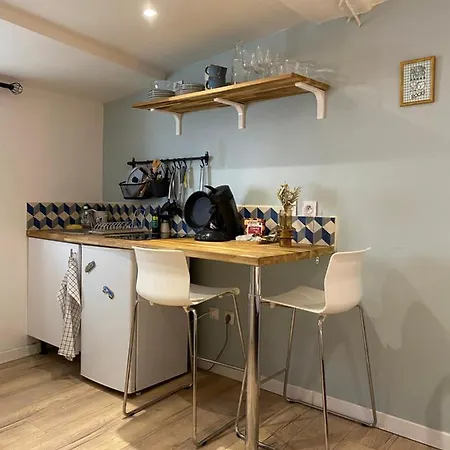 Lovely Studio Under The Roof -le Panier Apartment *