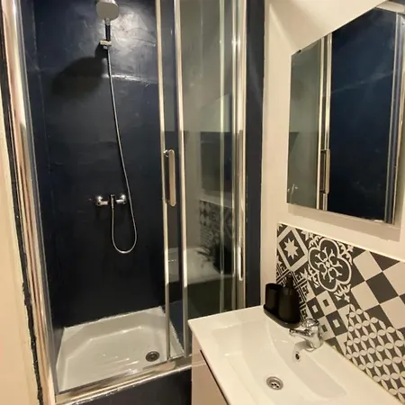 Apartment Lovely Studio Under The Roof -le Panier Marseille