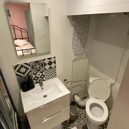 Apartment Lovely Studio Under The Roof -le Panier