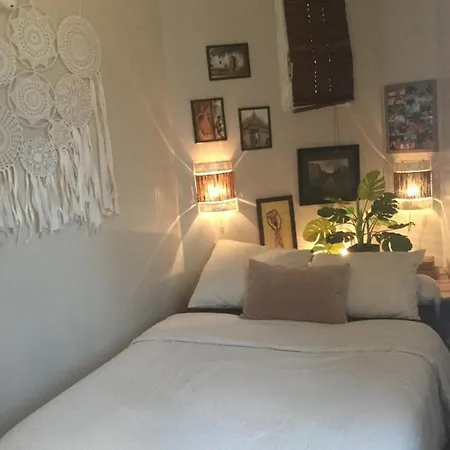 Bed & Breakfast Chez Cathy Marseille