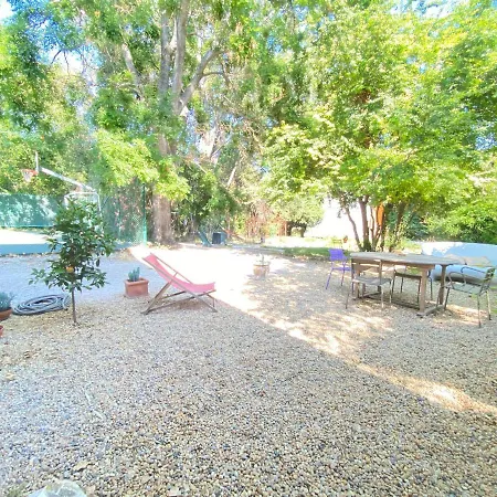 Holiday home Domaine Les Petits Champs: Les Penates Marseille