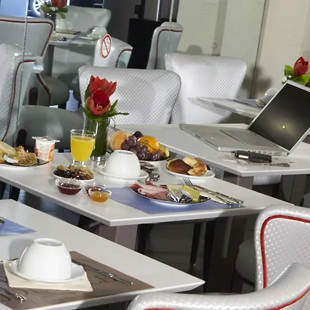 Kyriad Centre Paradis-prefecture Hotel