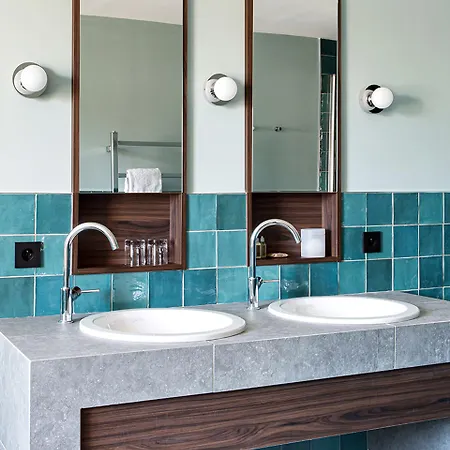 New Le Quai - Vieux Port 4* Марсель