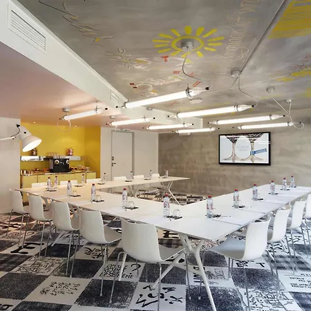 Hotel Mama Shelter 3*