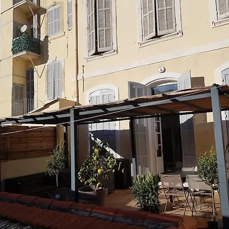 Superbe 2 Pièces Avec Grande Terrasse, Classé *** Appartement