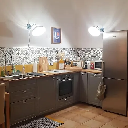 Appartement Superbe 2 Pièces Avec Grande Terrasse, Classé *** *