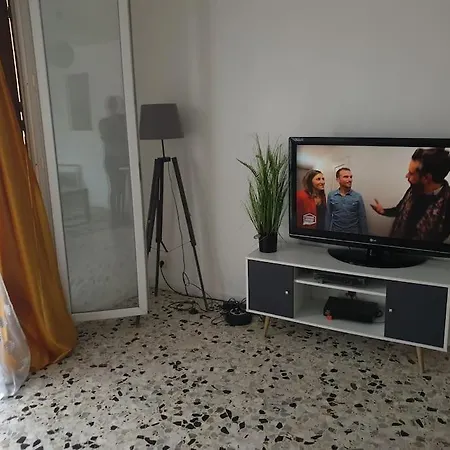 T3 Lumineux Dans Un Petit Immeuble, Apartment Marseille