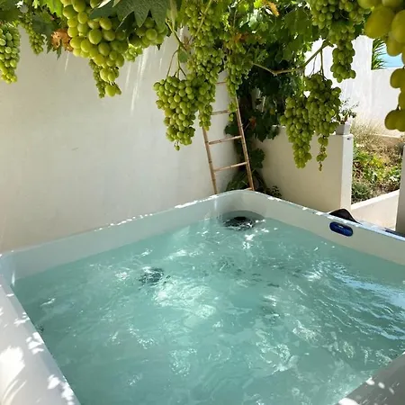 Les 3 Vue Piscine