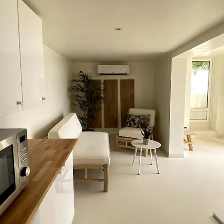 Les 3 Vue Piscine Marseille