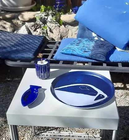 Maison Et Terrasse Dans Le Jardin Du Chateau De Gaillard Holiday home Marseille
