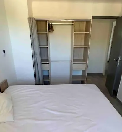 Superbe T3 Climatise Avec Balcon Parking Public Gratuit