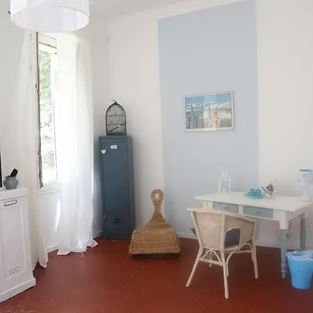 Maison D'Hotes La Bastide Bleue Гостевой дом