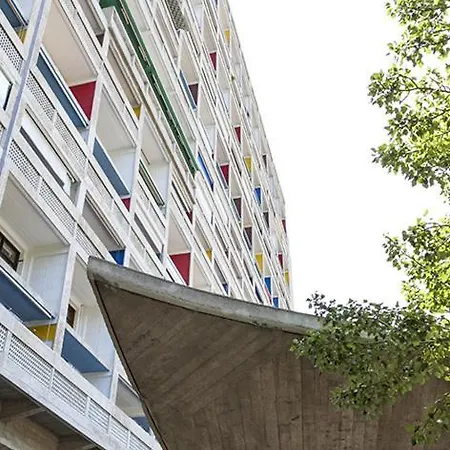 Apartment Cite Radieuse - Le Corbusier *