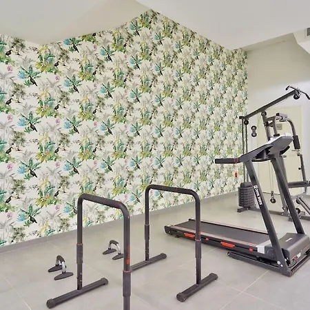 Superbe T2 Acces Salle De Sport, Piscine, Parking