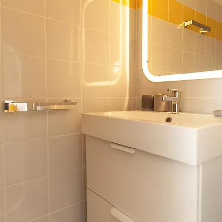 Cite Radieuse - Le Corbusier Apartment *