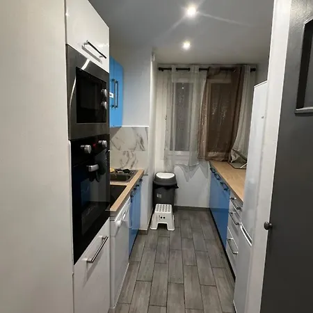 Superbe T3 Climatise Avec Balcon Parking Public Gratuit * Marseille