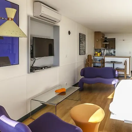 Apartment Cite Radieuse - Le Corbusier *