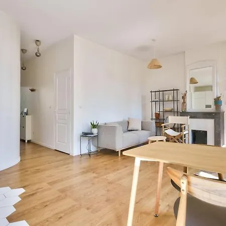Superb Near Parc Longchamp