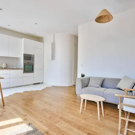 Superb Near Parc Longchamp *